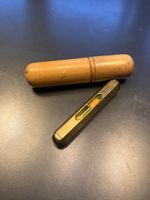 Niveau à bulles en laiton avec étui en bois