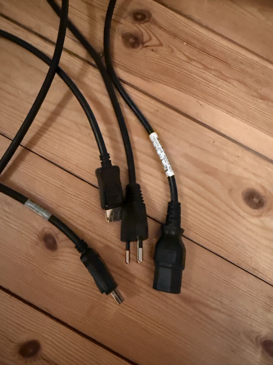 Hewlett Packard Monitor: HP Monitore – Usato da Oberdorf SO venduto da Zurbi07 5