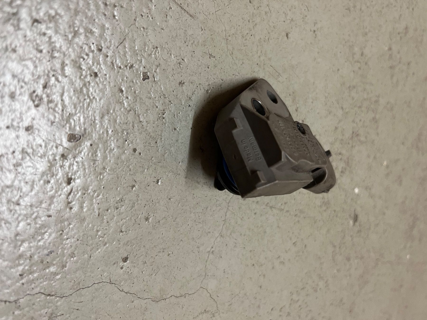 Volvo Toutes les pièces auto: Volvo Kraftstoffdrucksensor – 30756097 – D'occasion à Bischofszell par VolvoT5 5