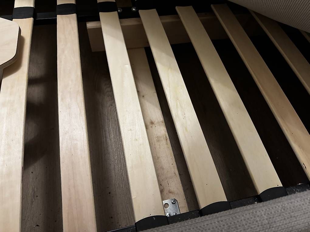 Letti: Graues Stoffbett 180x200  – Usato da St. Gallen venduto da lea_hq2w 4