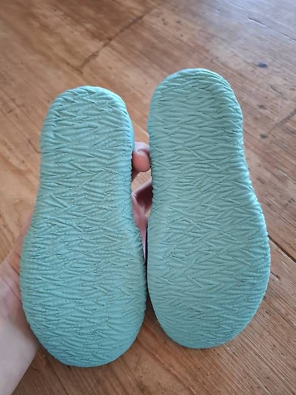 Scarpe per ragazzi: Wasserschuhe Gr. 29-30-31 – Usato da Männedorf venduto da Einhornmama 1
