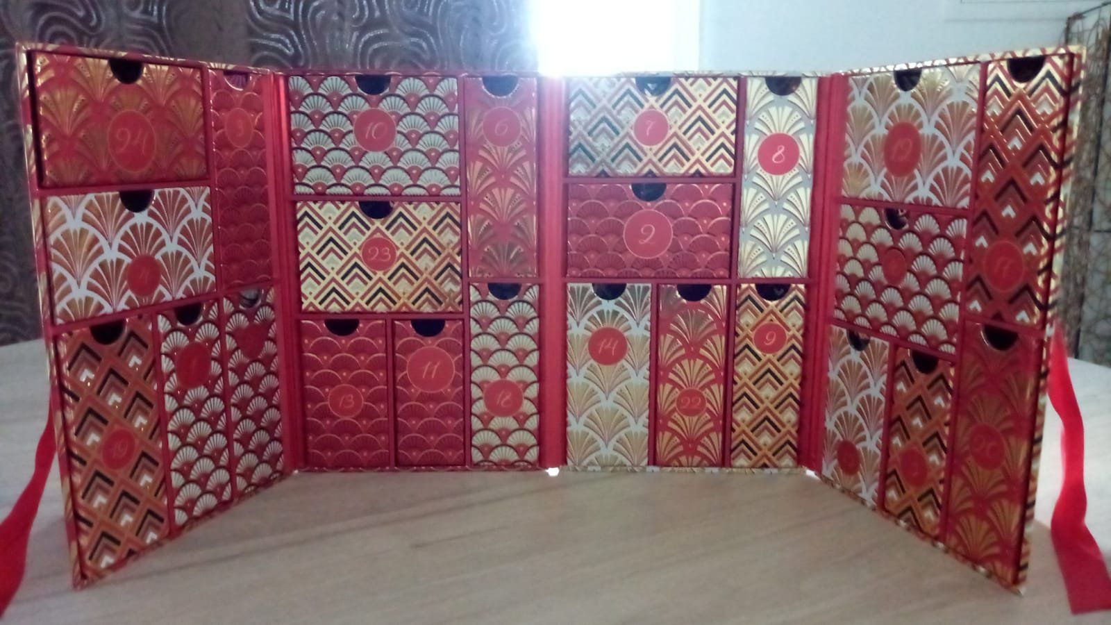 Estée Lauder Make-up: Estee lauder  Adventskalender 2024 – Usato da Roggwil BE venduto da GLDANI 1