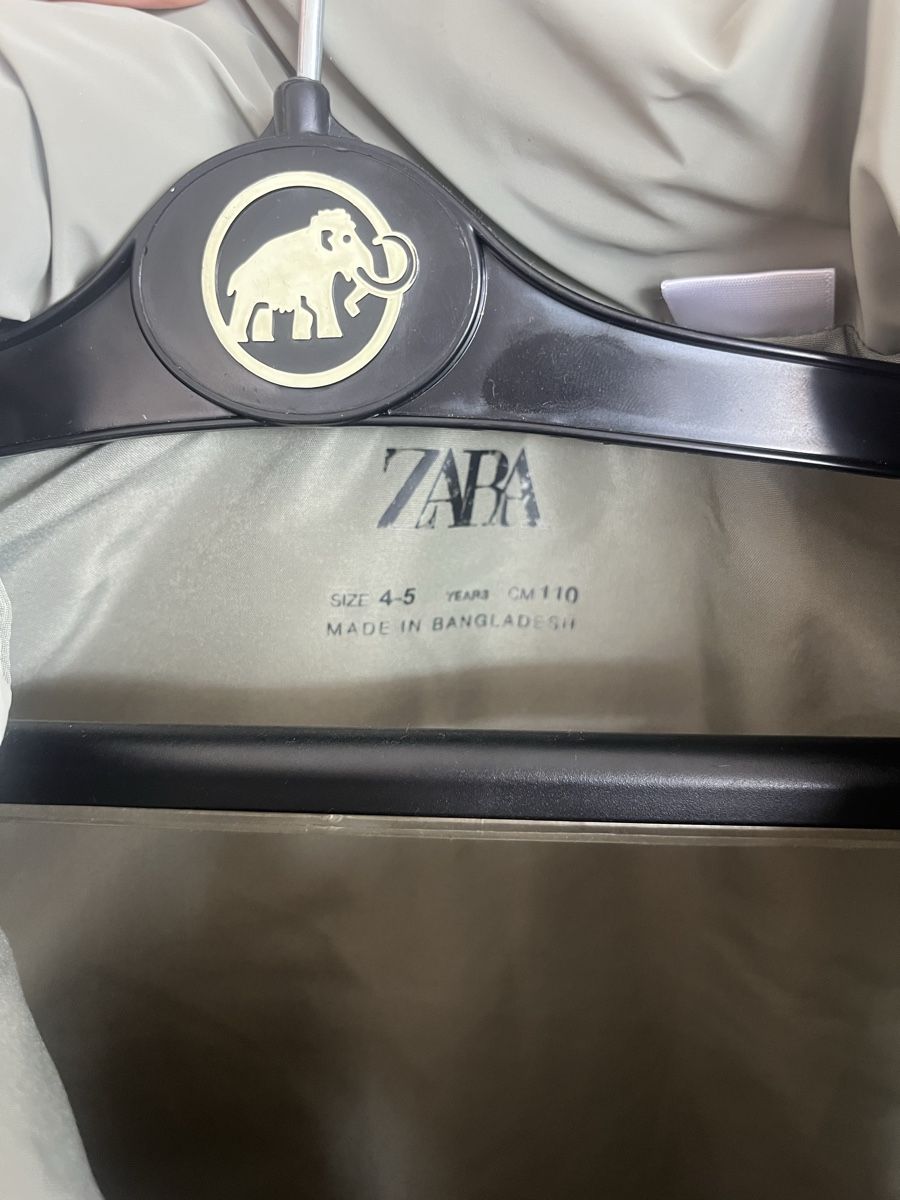 Zara Gilet & Giacche: ZARA Kinder Weste, Grösse 110 – Usato da Wauwil venduto da LoU-AiRiN 3