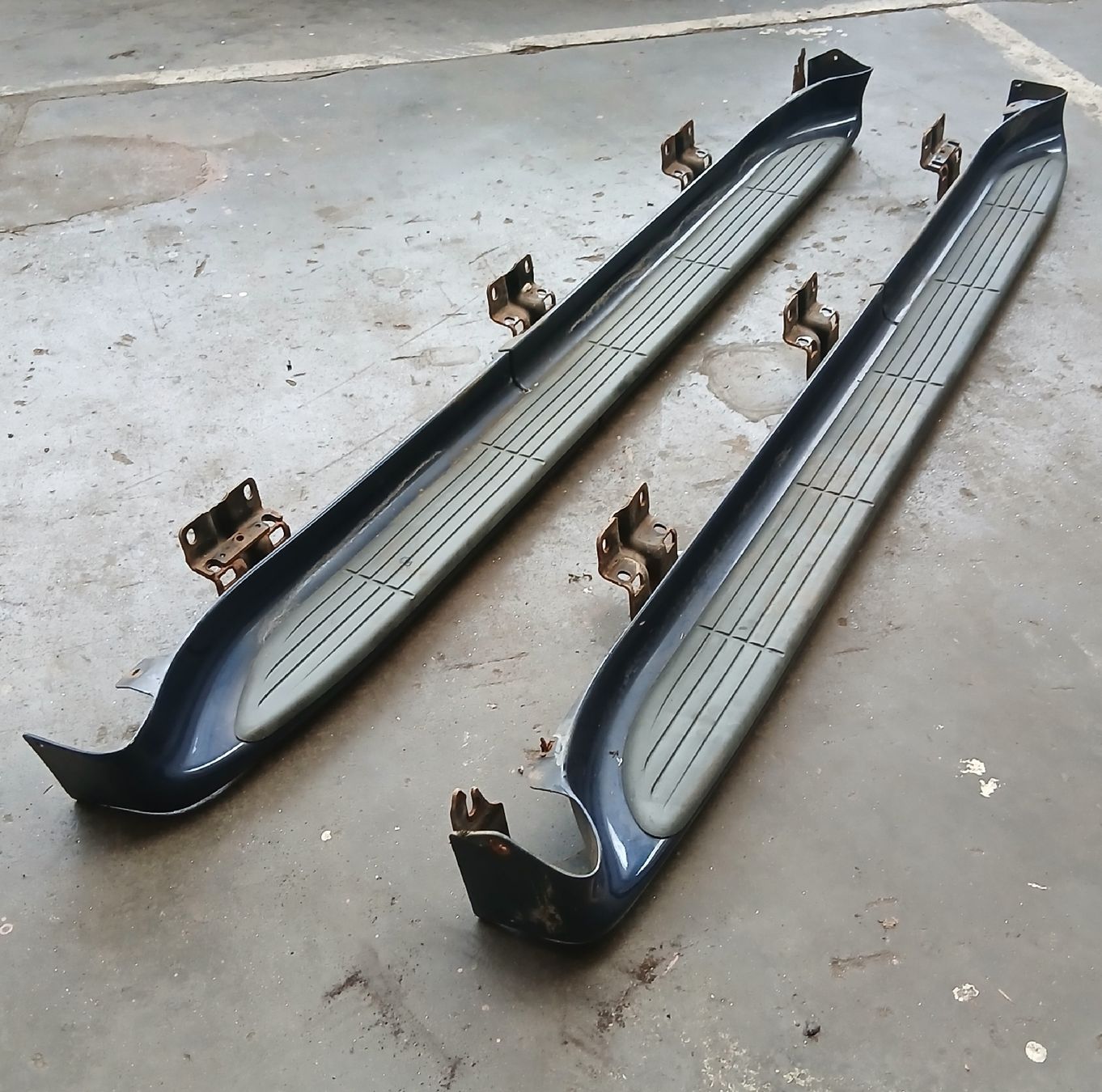Dodge Alle Autoersatzteile: Marche-pieds Dodge Durango 1998-2003  – Gebraucht aus la heutte von Auto-stock
