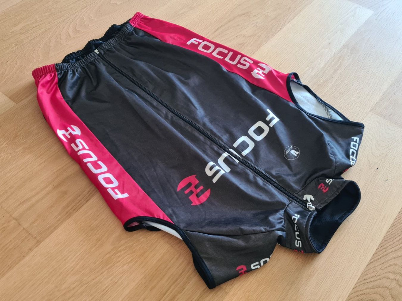 Canottiere & Pantaloni: FOCUS VERMAC Isolation Cycling Rennvelo Weste/ L – Usato da Winterthur venduto da stufaphi