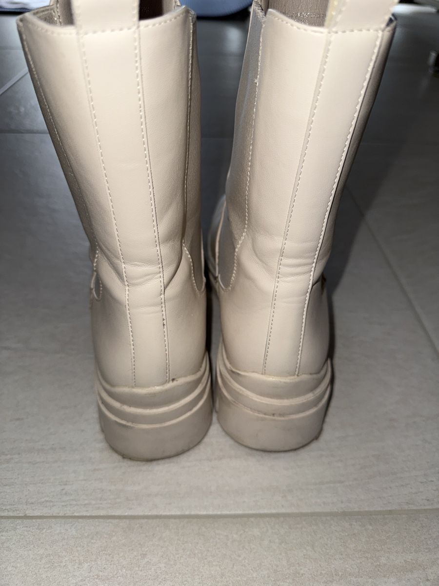Scarpe da donna: Trendige Winterstiefeletten in Beige, Grösse 40 – Usato da Allschwil venduto da thankslove 1