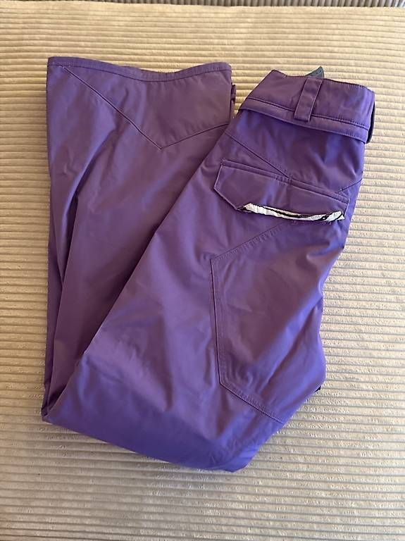 Pantalons: Volcom Skihose  Violett  Grösse M – D'occasion à Rupperswil par tat_d2lw 2