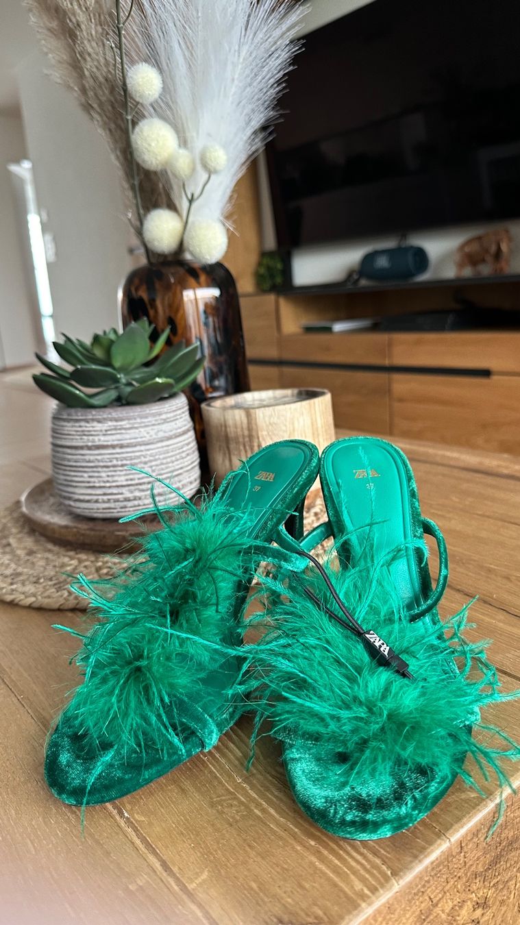 Sonstige Kleidung & Accessoires: Zara clogs – Gebraucht aus Cham von Ezhdoll 1