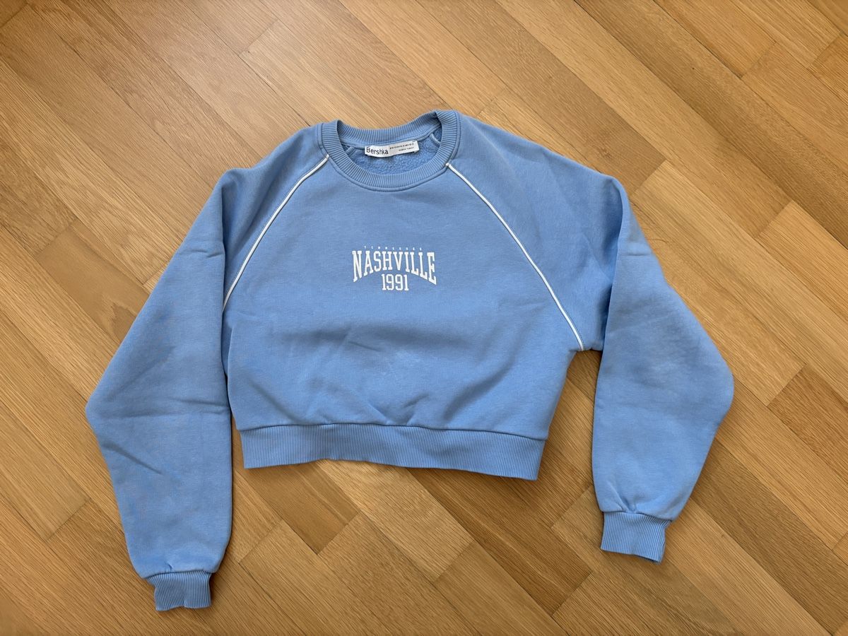 Pullover & Sweatshirts: Pullover Bershka blau Grösse 10-12 Jahre – Gebraucht aus Küssnacht am Rigi von icbicb 2