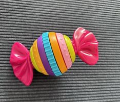 Süsse Rassel Greifling Bonbon bunt Baby mit Geräusche