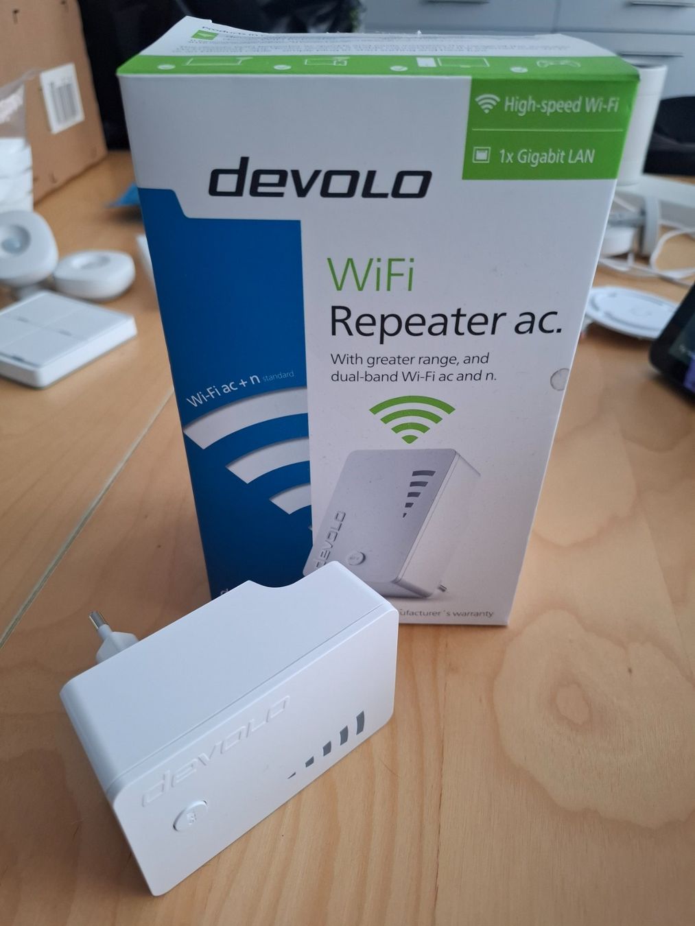 Devolo WiFi: Neuwertiger Devolo Wifi Repeater ac - Top Zustand! – Nuovo e nell'imballaggio originale da Zollikofen venduto da Raeberli