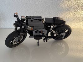 LEGO Technic Motorrad  Café Racer 