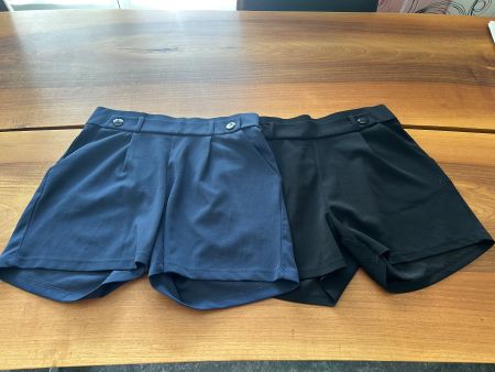 2x kurze Hose Gr. L dunkelblau & schwarz