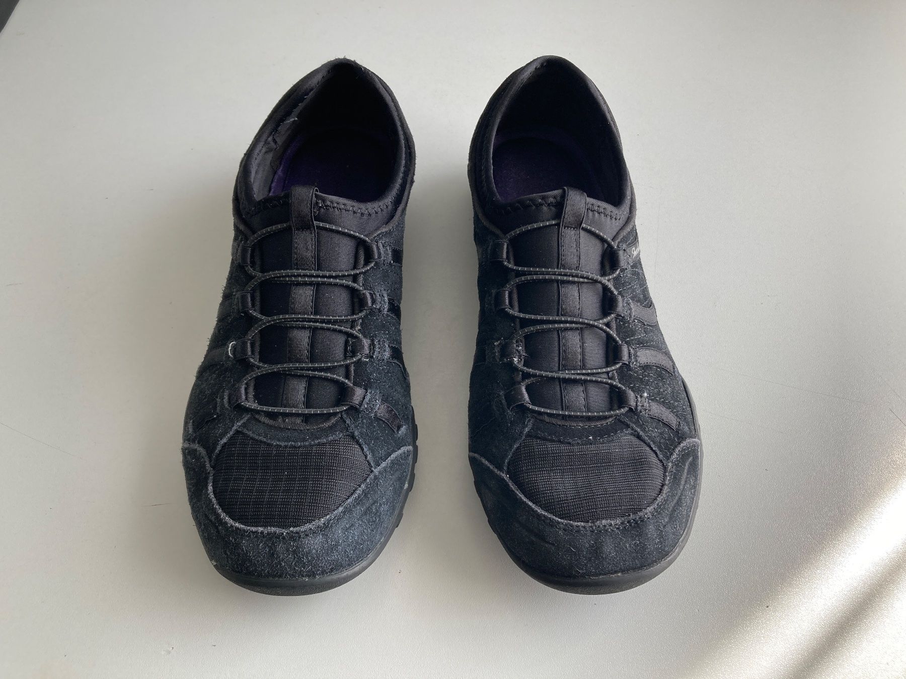 Skechers Scarpe da donna: SKECHERS Leder Sneakers Gr. 37 – Usato da Küsnacht ZH venduto da PLZoll 1