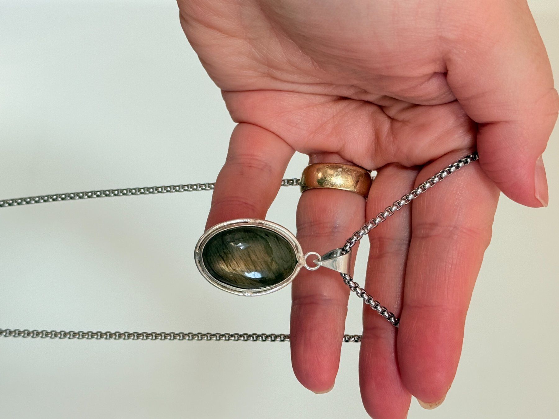 Catenine: Collier vintage avec pendentif labradorite – Nuovo e nell'imballaggio originale da Genève venduto da AGBERG 2