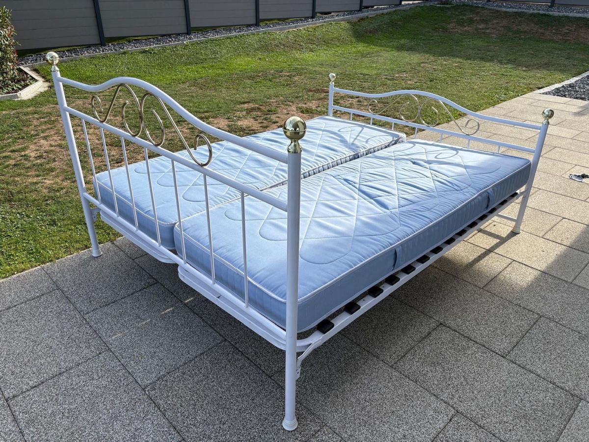 Betten: Doppelbett mit Matratzen – Gebraucht aus Rüdlingen von Schnoegli2007 1