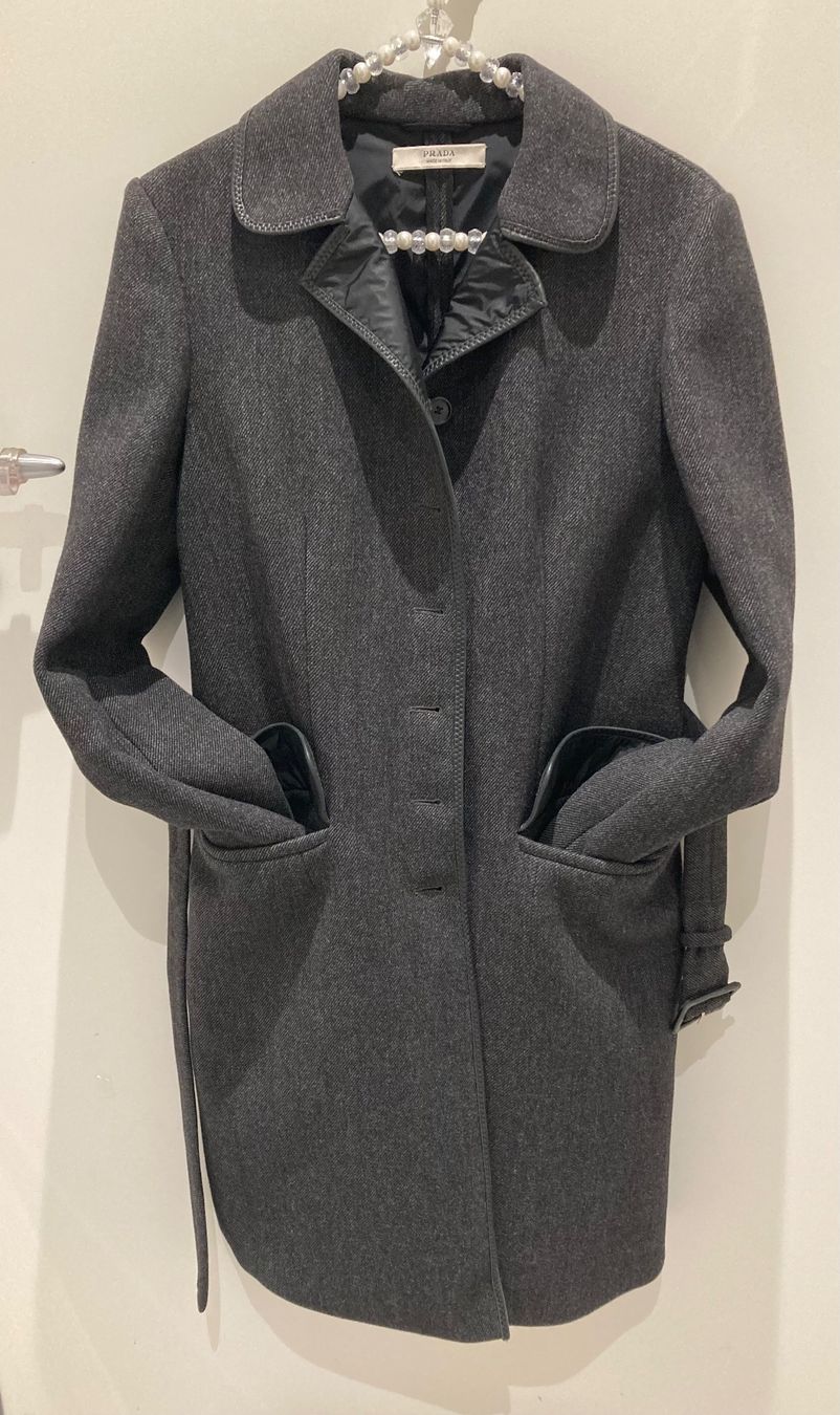 Prada Cappotti: Prada mantello no 40I-36CH – Usato da Paradiso venduto da Kayakara 2