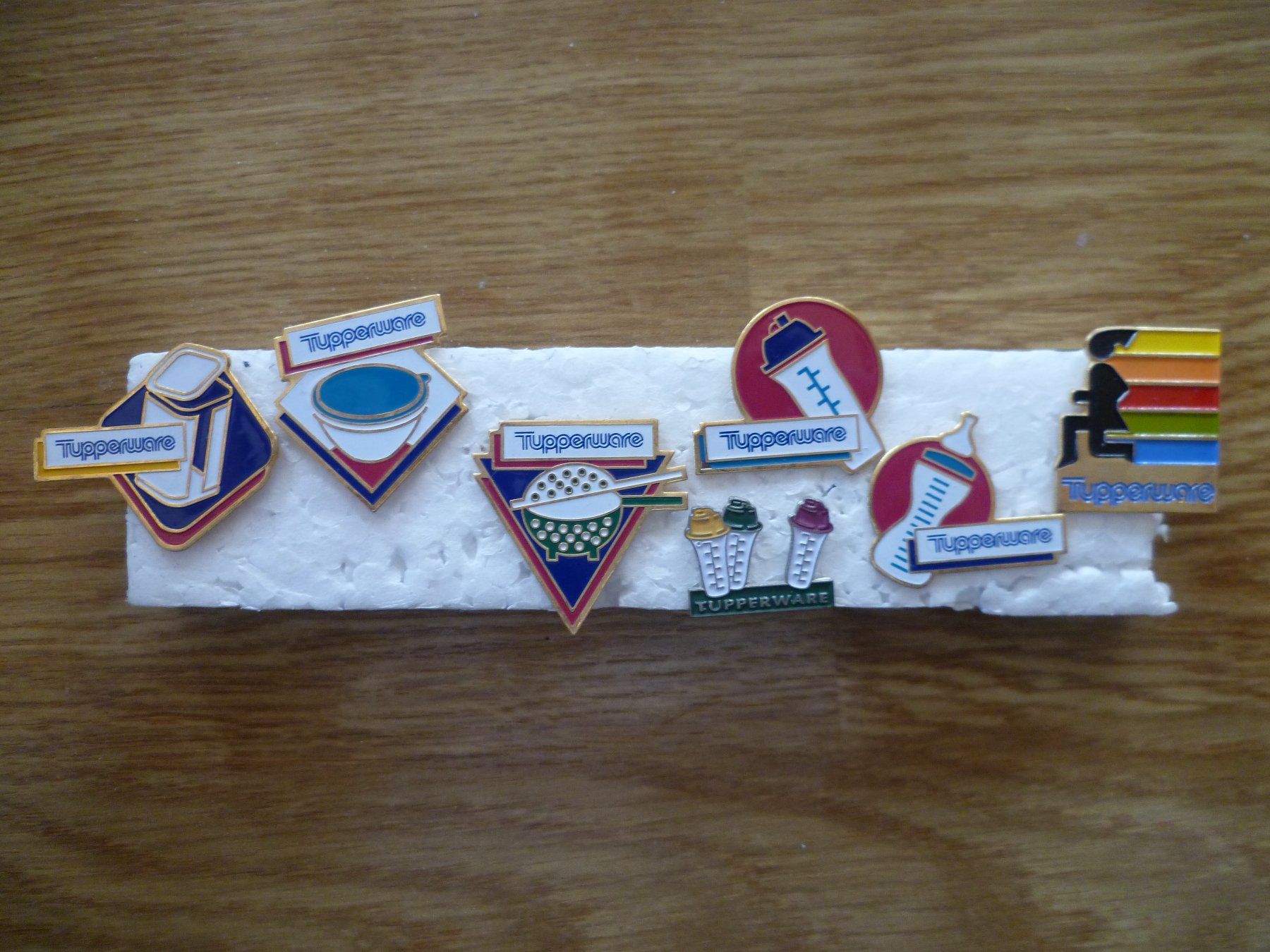 Placchette & Badge: Pins – Usato da Bargen BE venduto da angel611