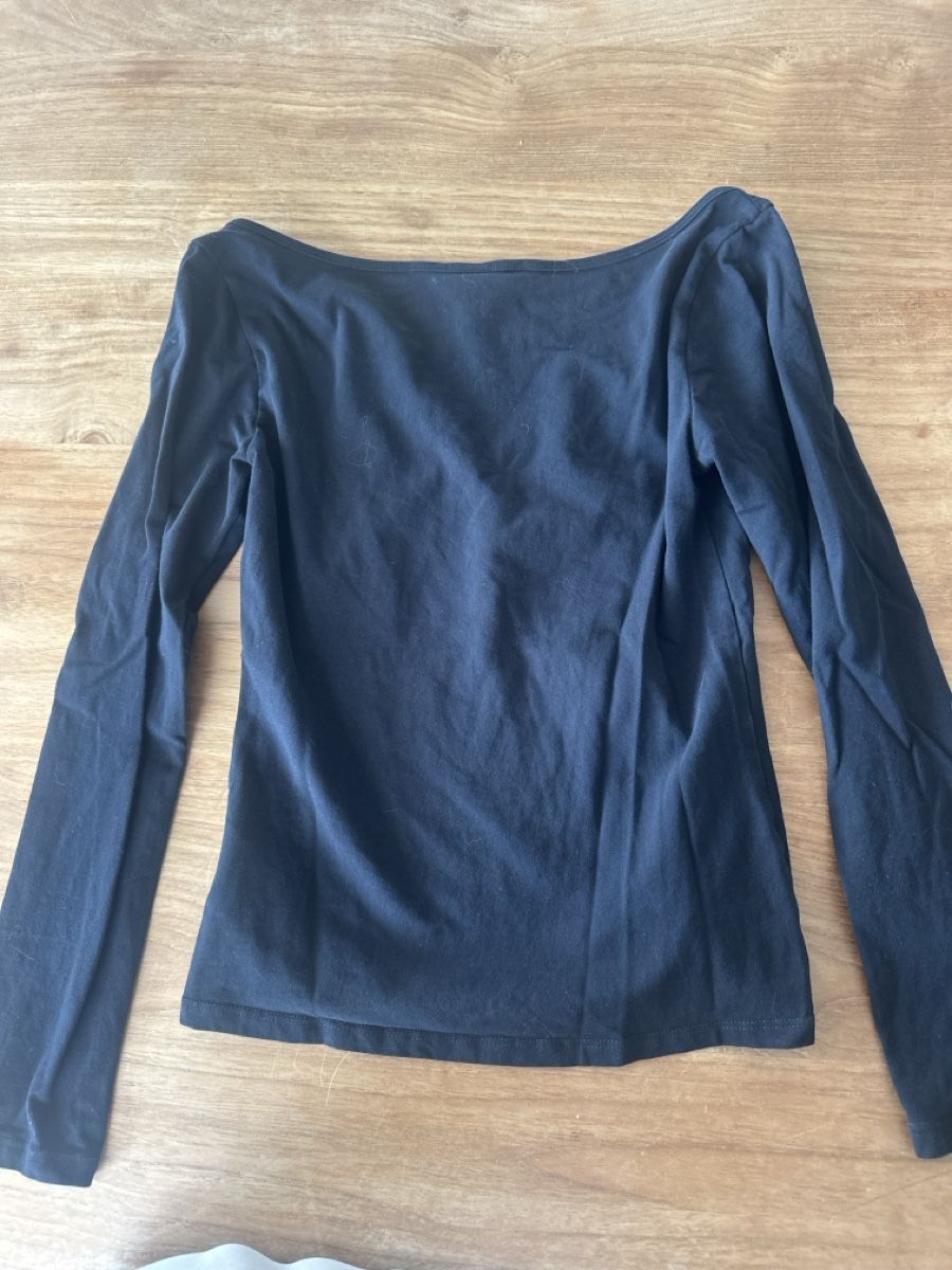 H&M T-shirt: H&M Langarmshirt – Usato da Zürich venduto da sommer121 2