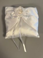 Romantisches Ringkissen für Hochzeit, Weiss, Satin