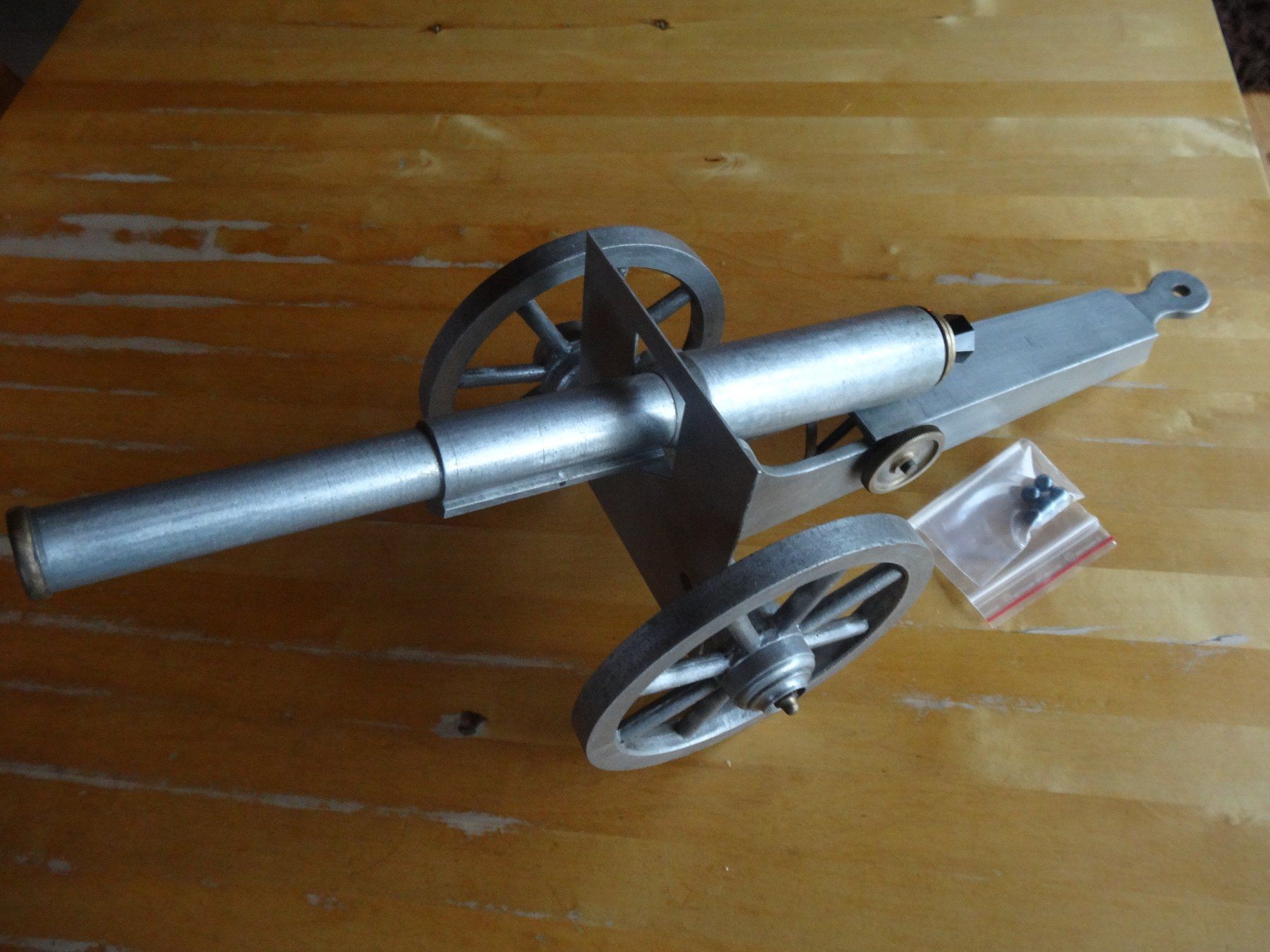 Spielzeuge: réplique de canon en aluminium – Gebraucht aus Rebeuvelier von falcon58