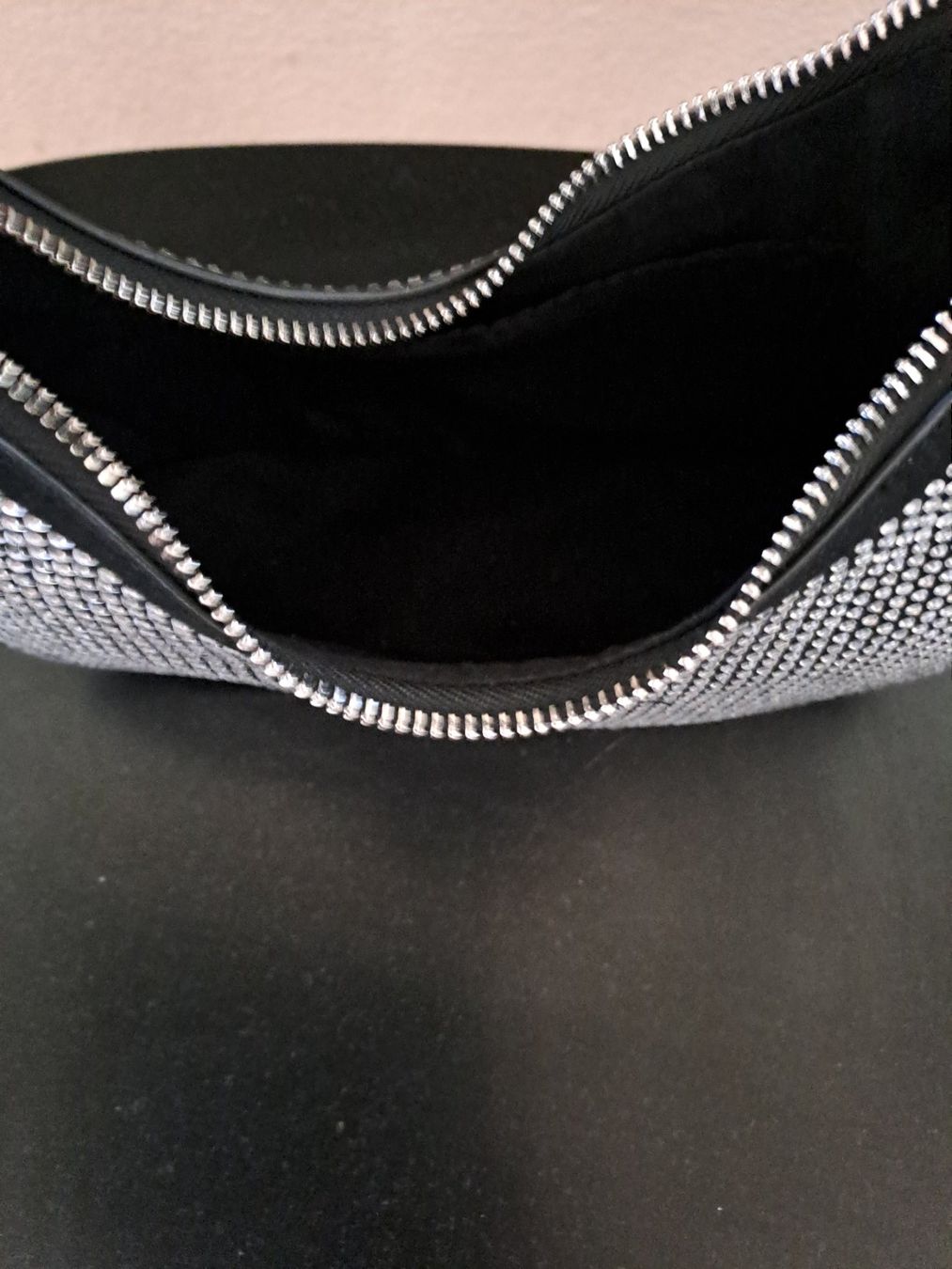 Manor Taschen für Damen: Sac en cuir noir neuf avec strass – Neu (gemäss Beschreibung) aus Les Acacias von Ambres12 2