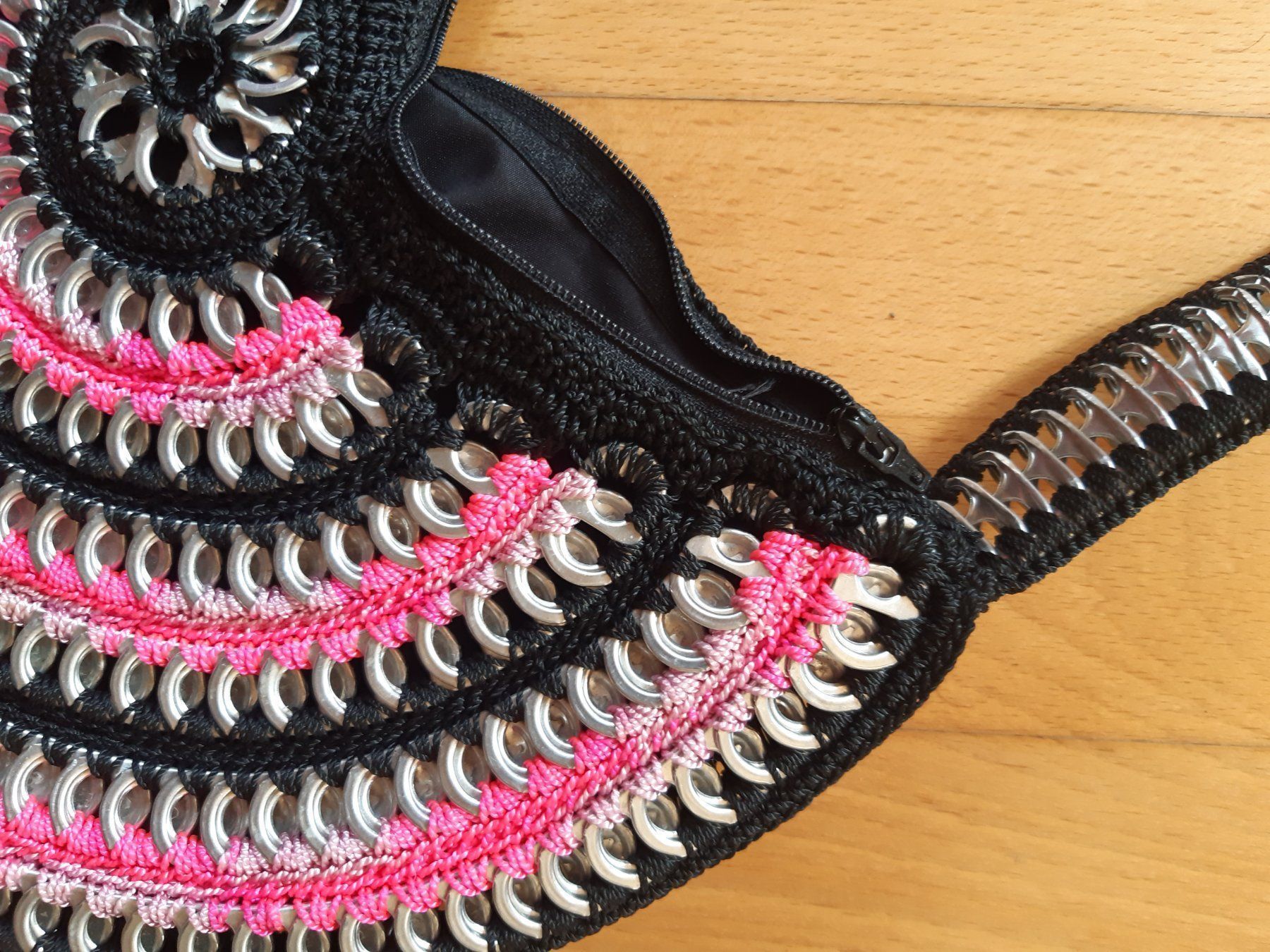 Taschen für Damen: Tasche pink schwarz – Gebraucht aus Bazenheid von batapa 1