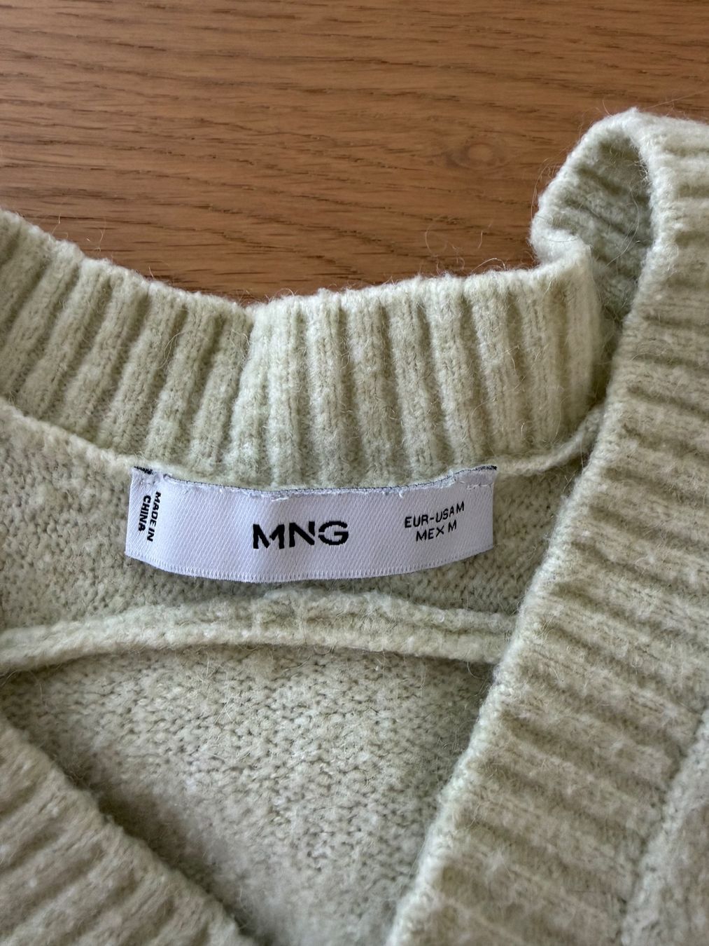Mango Pullover & Sweatshirts: Mango Strickpullover hellgrün – Gebraucht aus Luzern von maz_jq6n 1