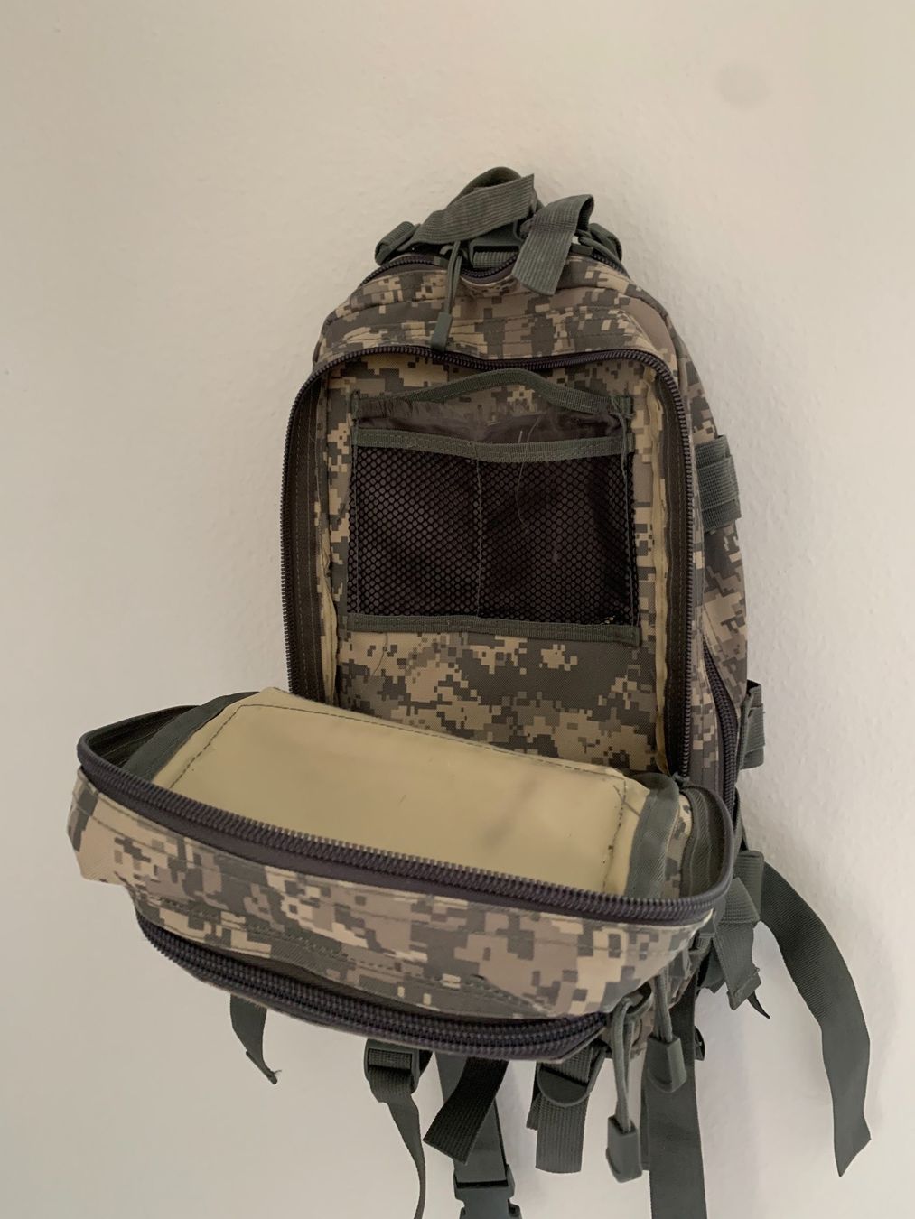 Zaini: Assault Day Pack Rucksack Militär – Usato da Benken SG venduto da tame_impala 5
