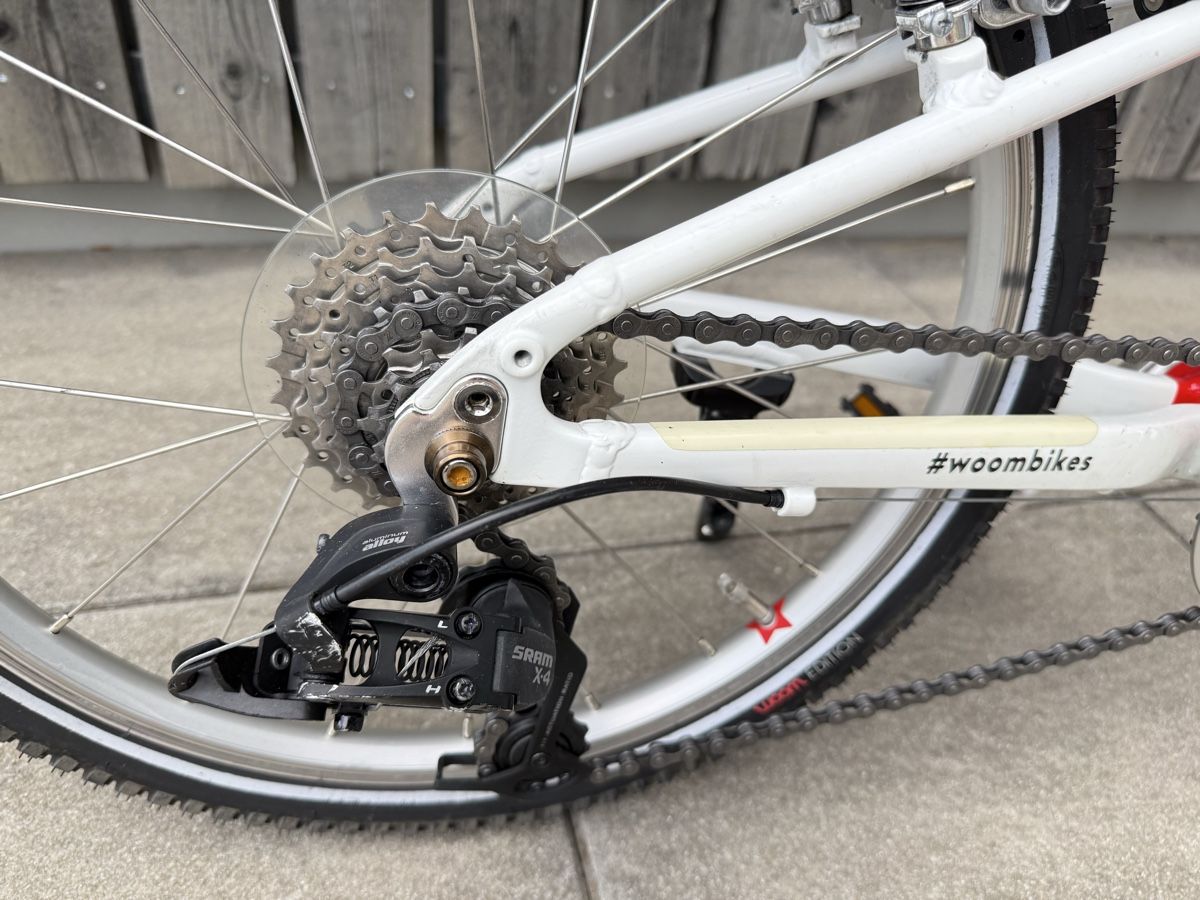 Woom Velos: Woom 4 rot – Gebraucht aus Rehetobel von B892ED 7