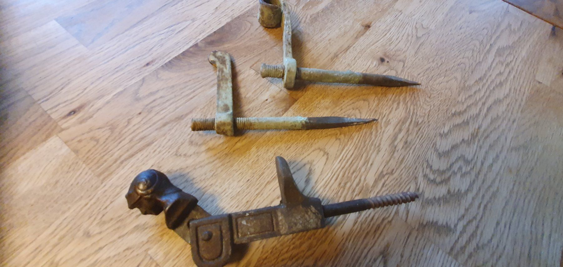 Finestre: 3 Fenster Riegel – Usato da Flawil venduto da Naphtali 3