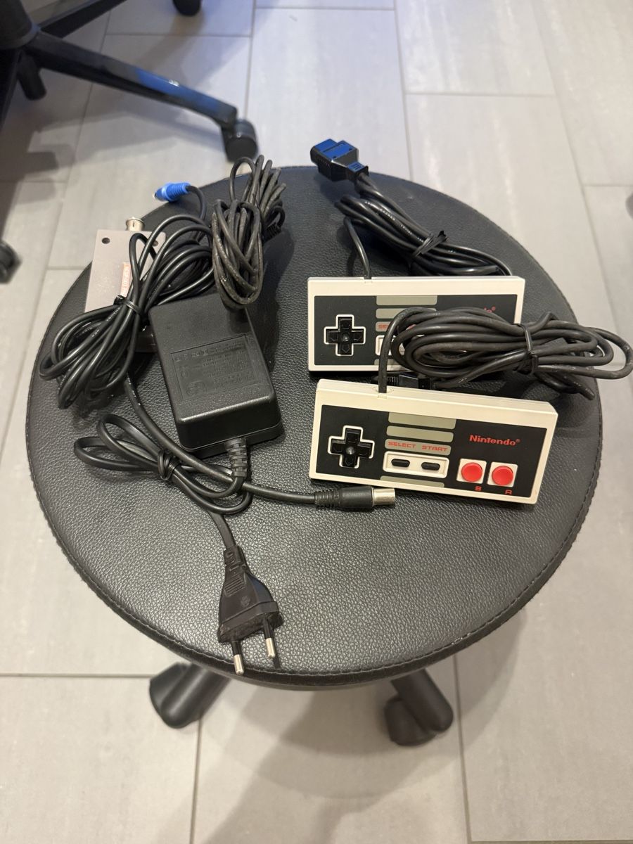 Nintendo Console: Nintendo Entertainment System Konsole mit Zubehoer – Usato da Emmenbrücke venduto da csimex01 2