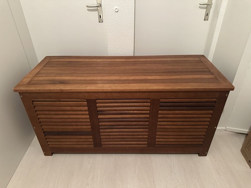Wooden Storage Chest with Slatted Design Brown Color (D'occasion) à ...