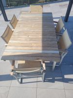Ensemble table et chaises de jardin en bois et métal