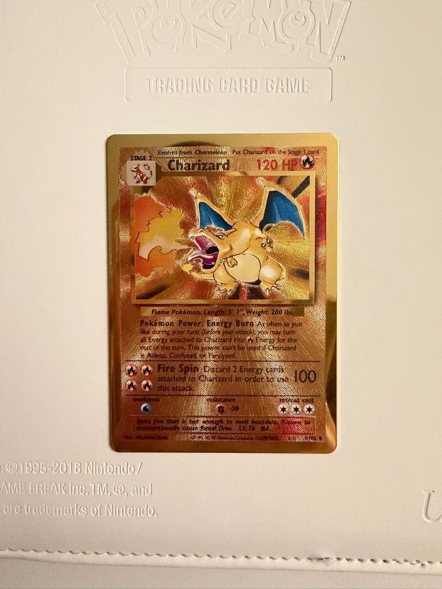 Pokémon Carte collezionabili: Charizard & Pikachu (Celebrations Metall Karte) – Usato da Biel/Bienne venduto da SeeLoewe55