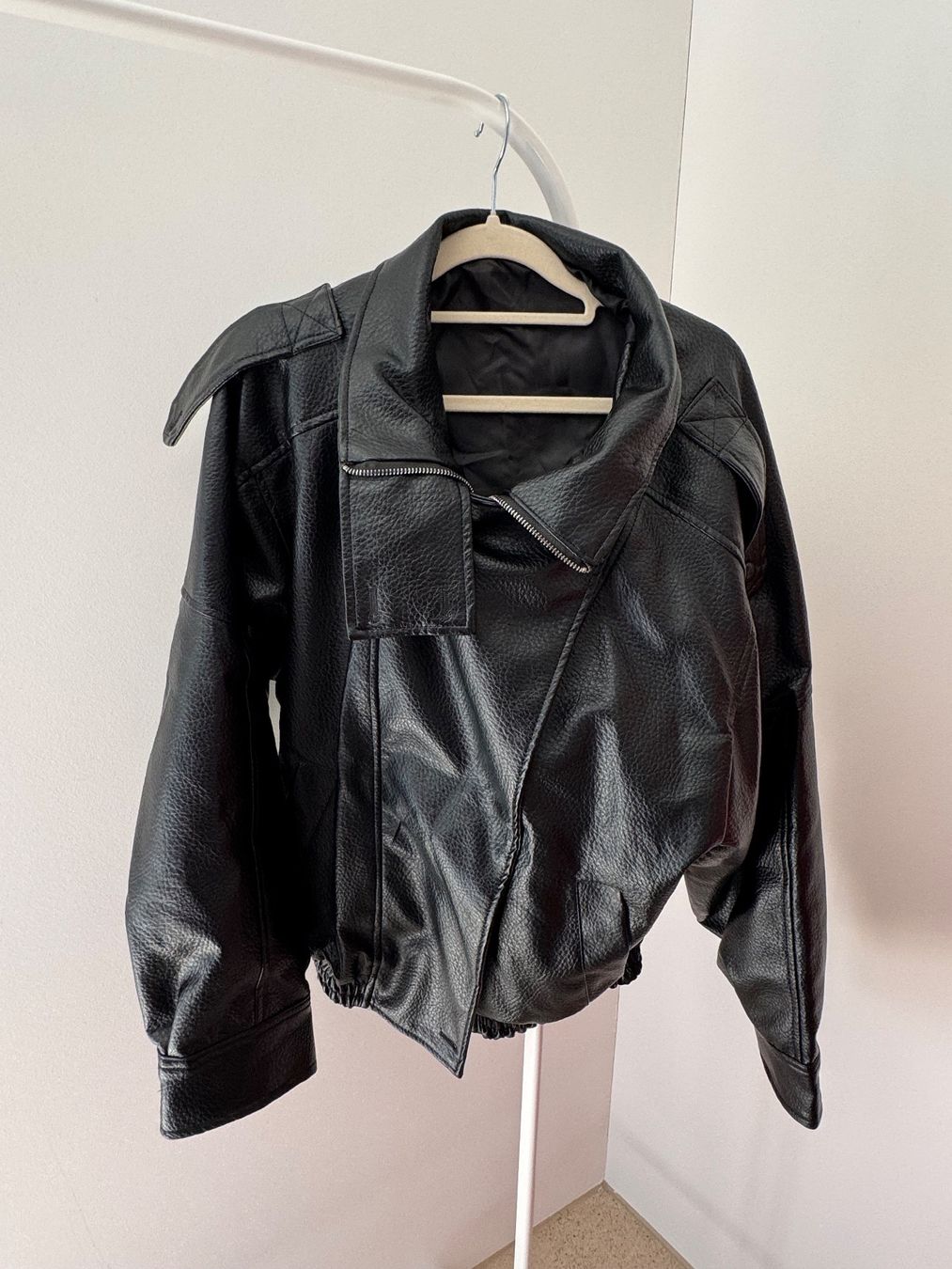 Giacche: Kunstleder Jacke schwarz – Difettoso da Zürich venduto da di_archive 5