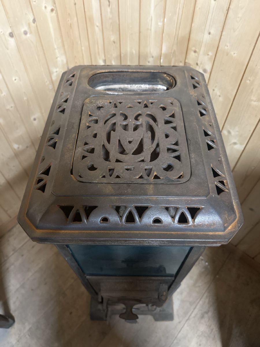Altri mobili d'antiquariato: Antiker Kachelofen grün – Usato da Baar venduto da Hillsboro 1