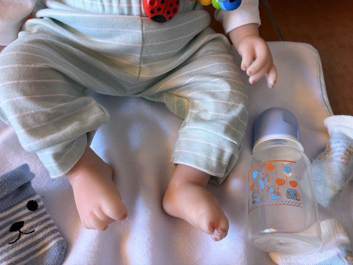 Puppen: Lebend aussehende Puppe mit Kleidern/ Schuhe.. – Gebraucht aus Möhlin von seerose6 2