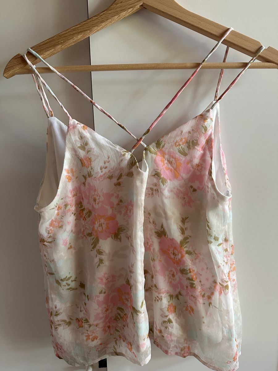 Vero Moda Tops: Top Veromoda Gr. M rosa Blumen – D'occasion à Münsingen par Secondhand89 2