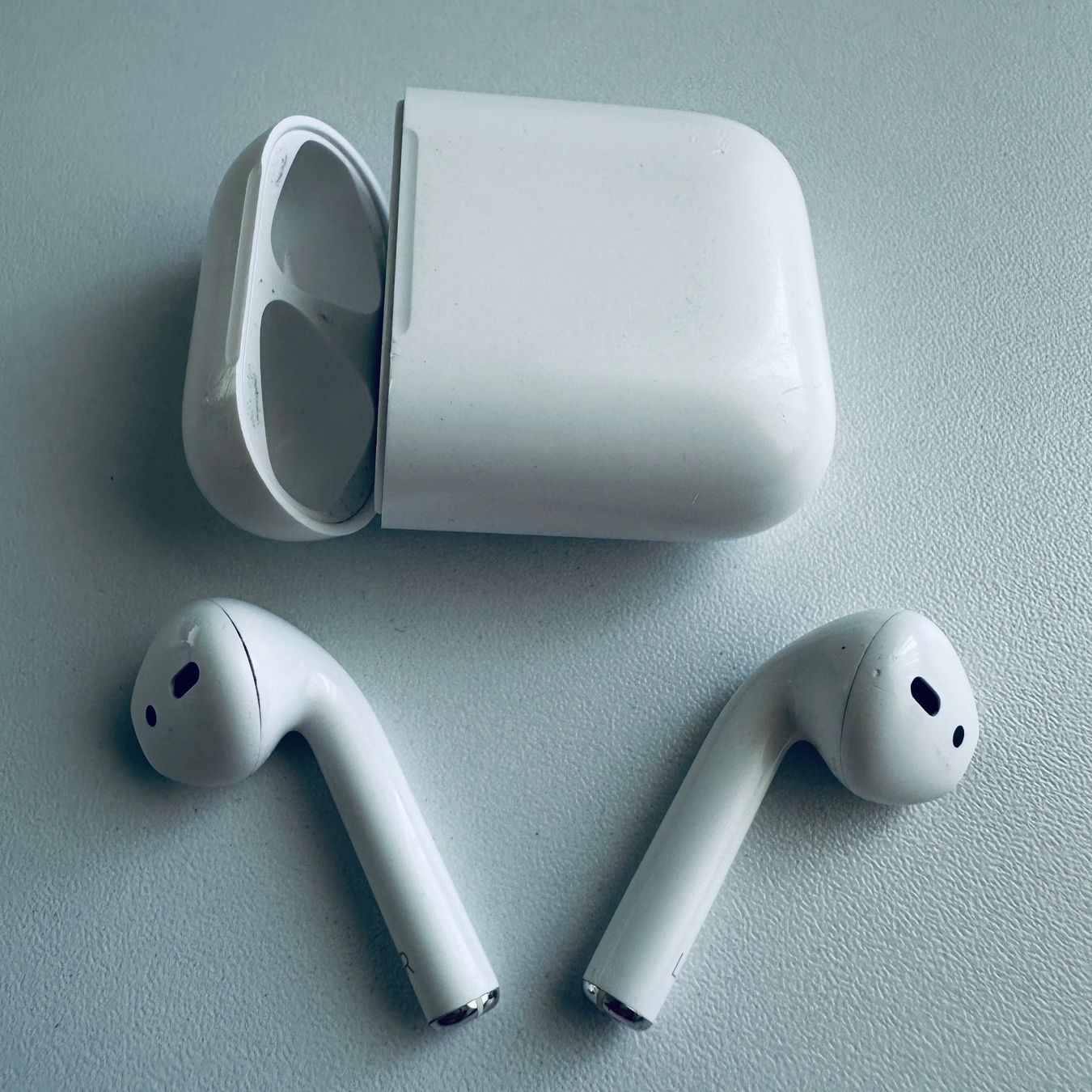 Apple Cuffie: Original Apple AirPods 2 Kopfhörer Wireless Lightning Kabel – Usato da Basel venduto da MY.AIRPODS.SHOP 4