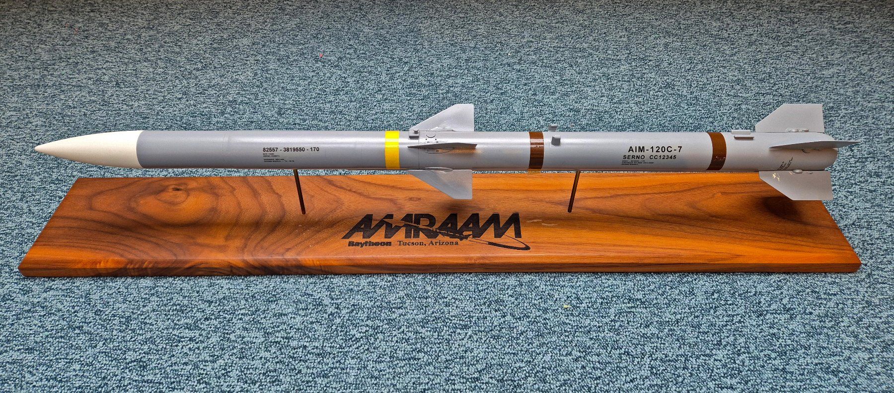 Kit di modellismo & Modellini statici: Grosses Modell einer AIM-120 AMRAAM Lenkwaffe – Usato da Affeltrangen venduto da FabiCH75