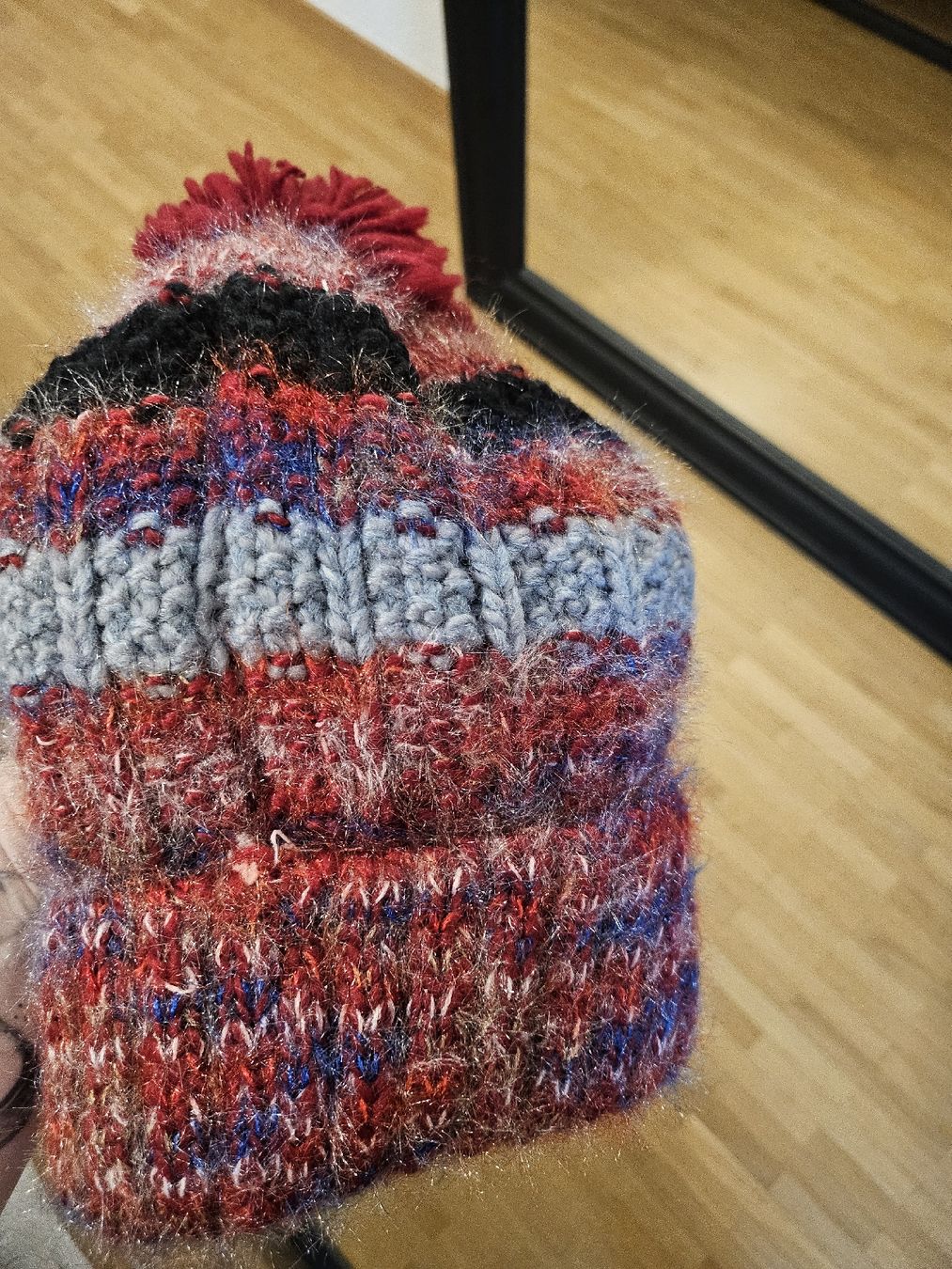 Copricapi, berretti & cappellini: Bonnet chaud – Nuovo (secondo la descrizione) da La Tour-de-Peilz venduto da mar_2r26 1
