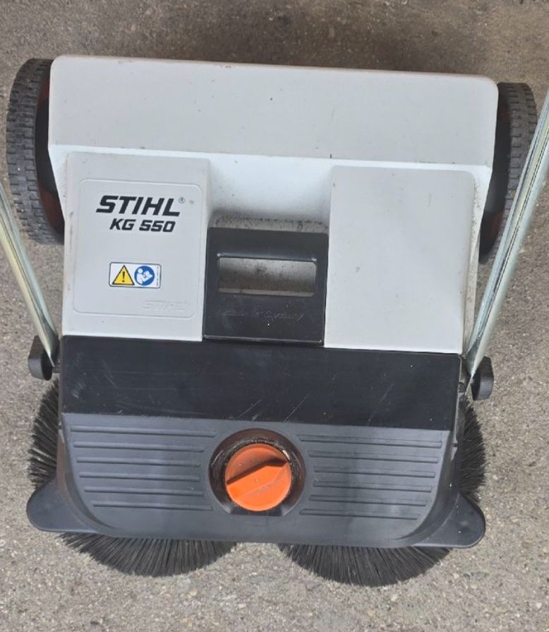 Tutte le macchine: Kehrgerät Stihl KG 550 – Usato da Sigriswil venduto da G.Ammann 2