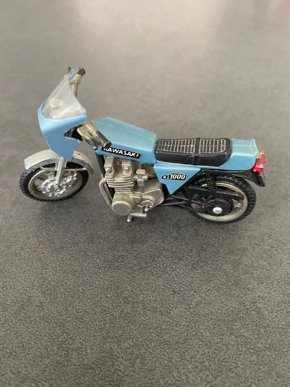 Kit di modellismo & Modellini statici: Moto miniature Kawasaki 1000 – Usato da Meyrin venduto da Abac007