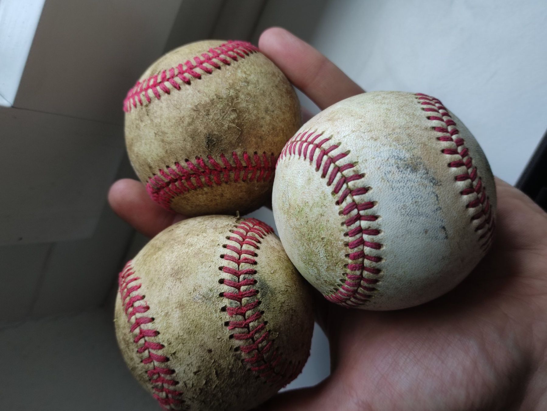 Bälle: Vintage Baseball ball – Gebraucht aus Zürich von Yevhenii. 2