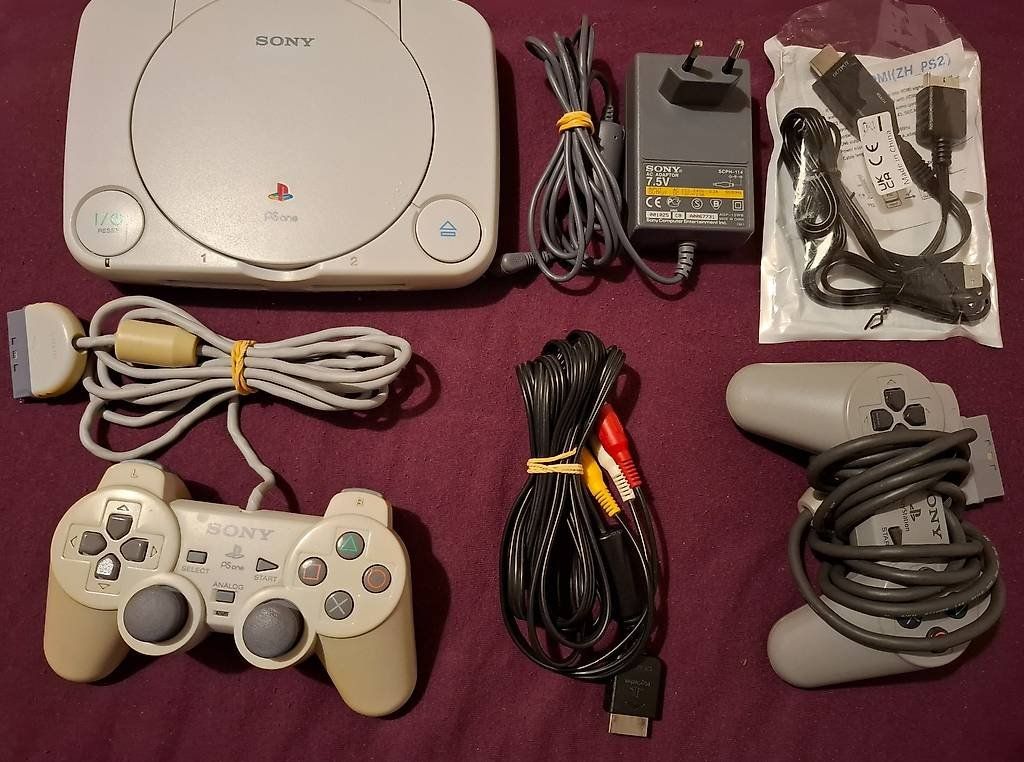 Sony Console: PS 1 Konsole/Zubehör/5 Games – Usato da Basel venduto da mgn_ft72