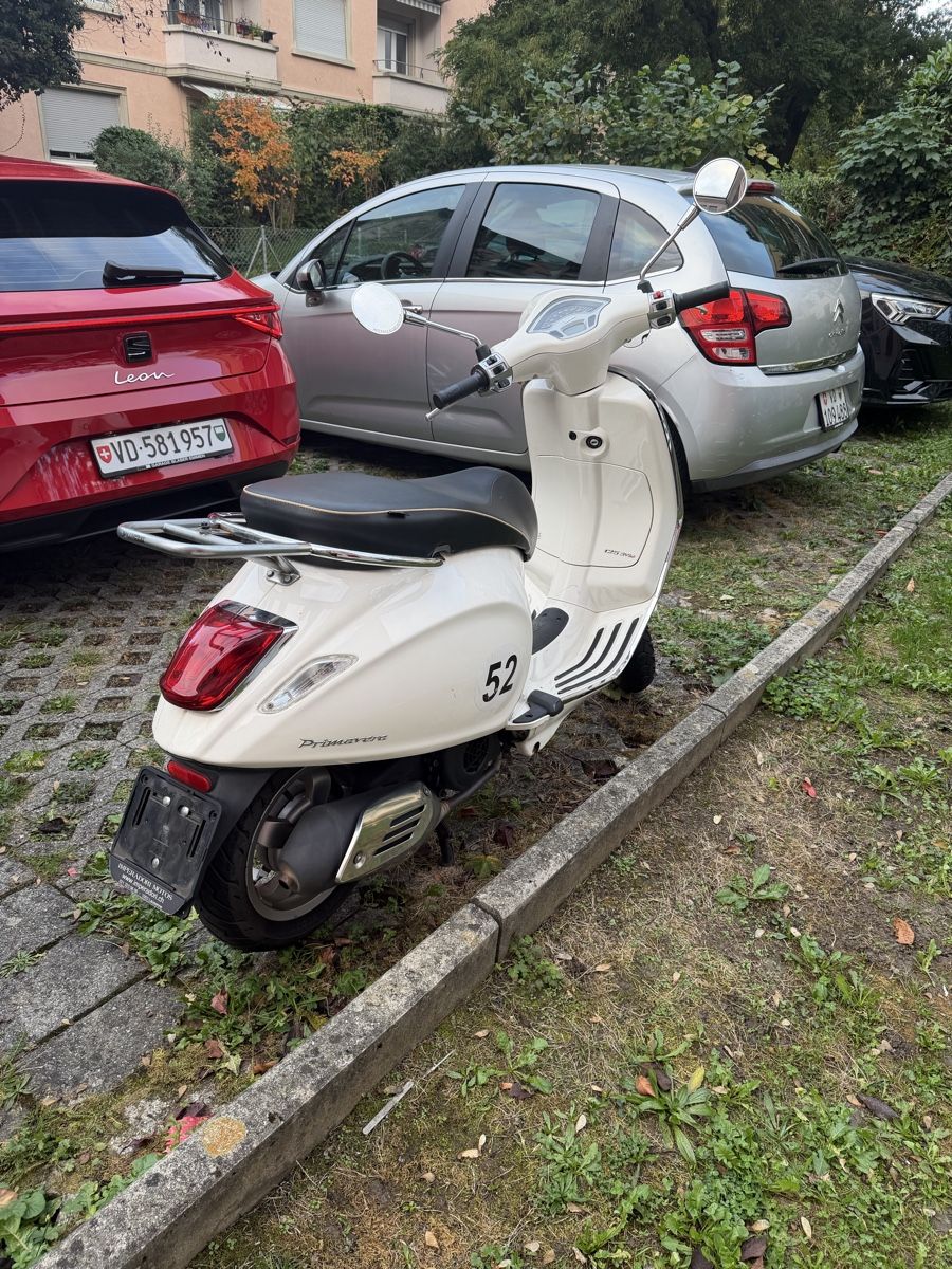 Vespa Scooter: Vespa primavera 2014 – Usato da Lausanne venduto da hel_8yf9 2