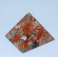 Straordinaria Piramide in Marmo di Arzo