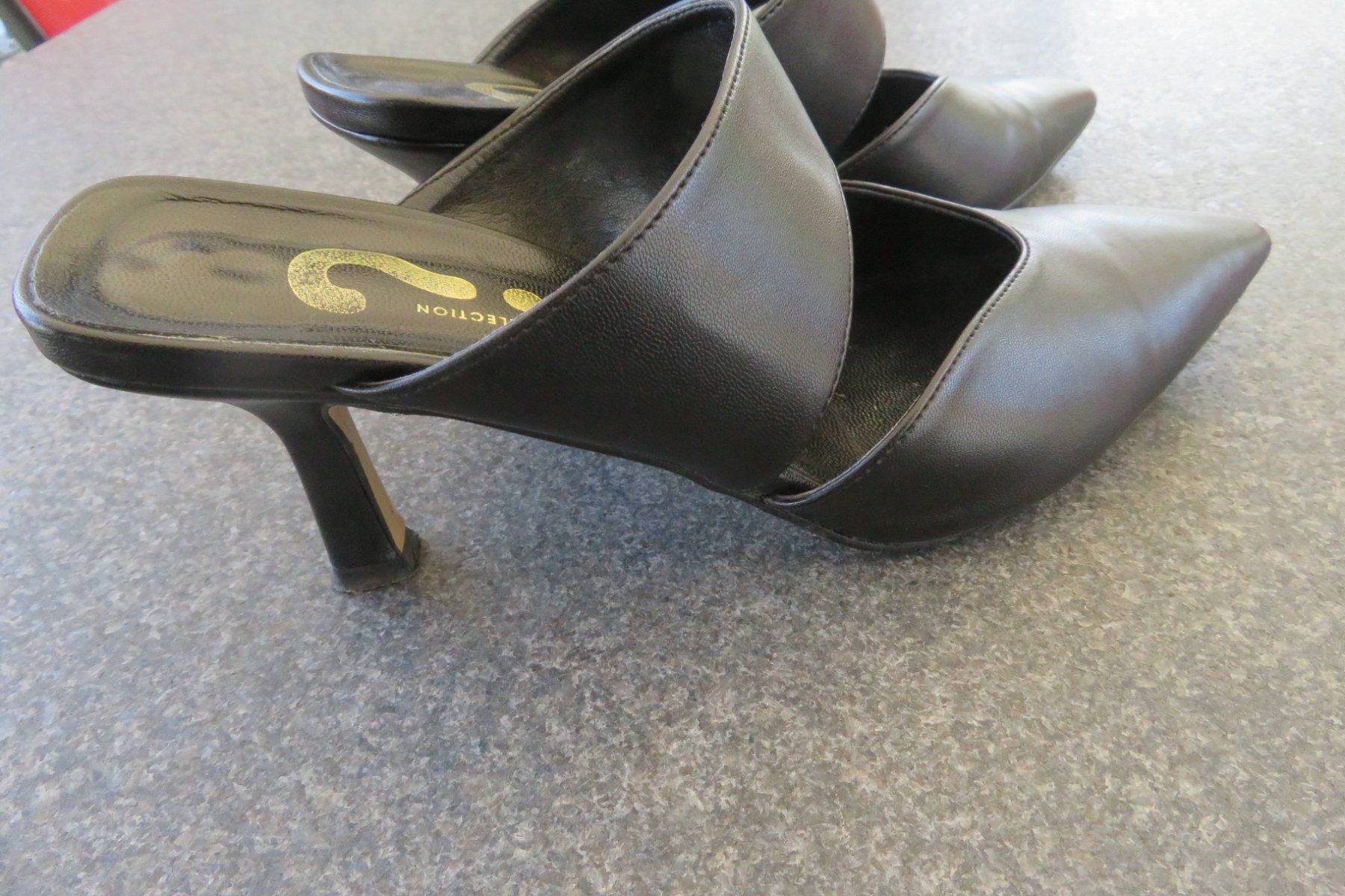 Damenschuhe: Schlupfpumps Leder Grösse 38 – Neu (gemäss Beschreibung) aus Wil ZH von Tamagy 1
