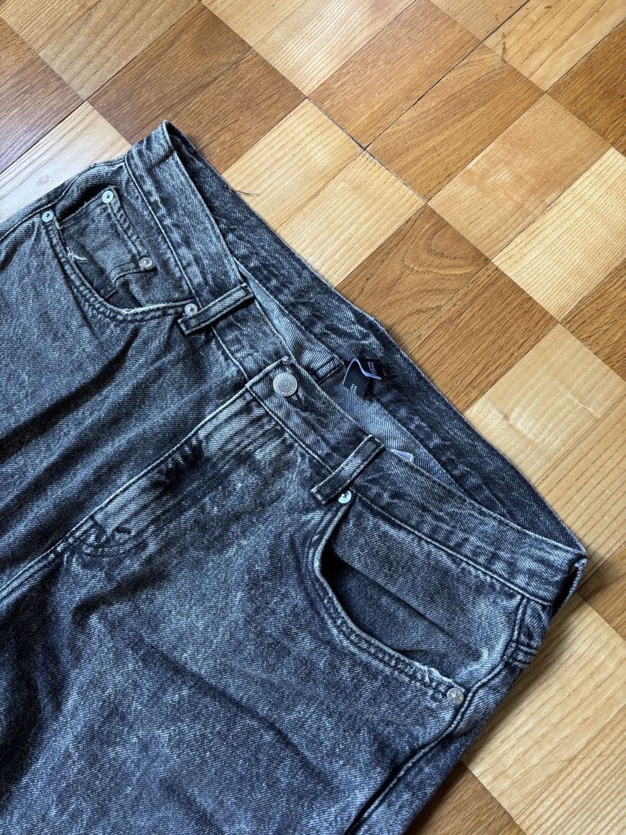 Weekday Jeans: Galaxy Weekday Black/Grey Jeans – Usato da Bern venduto da Lelixino 1